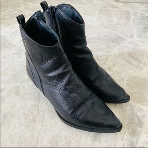 MAINE WOODS black leather ankle cowboy boots 6.5